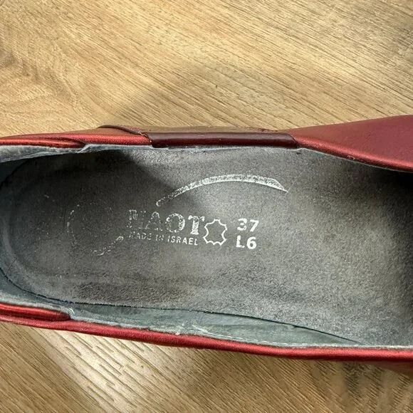 Naot Red Leather Flat Slip On Shoe Comfort Patent Leather Accents 37 - Picture 8 of 8